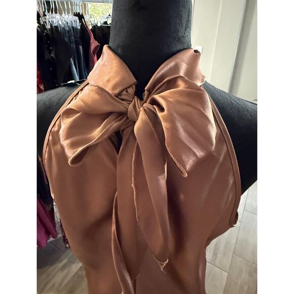 Express top sleeveless blouse summer wear work casual attire - Picture 3 of 5